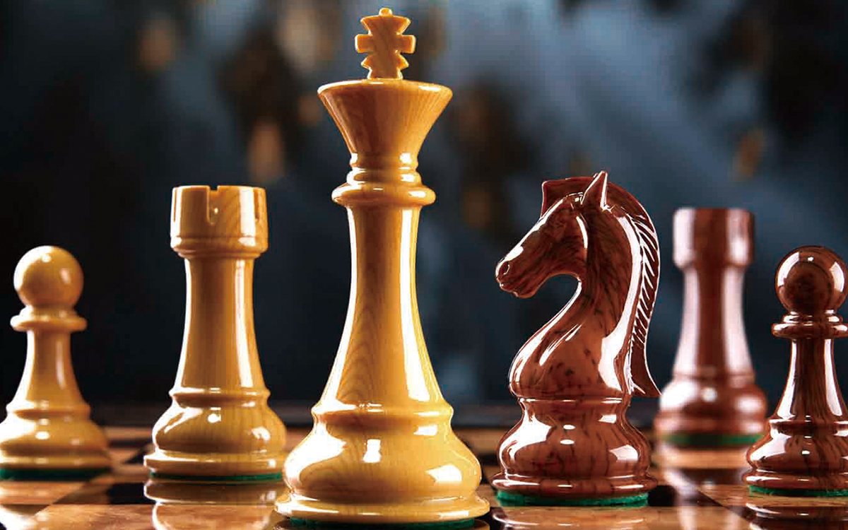 How to Choose a Chess Set Size